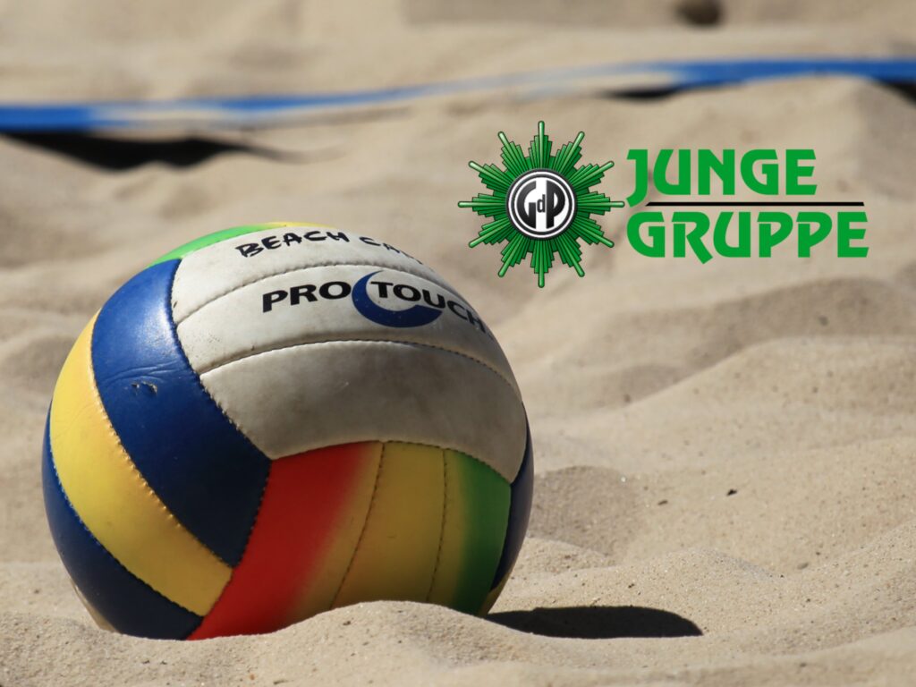 JUNGE GRUPPE - Volleyball im Sand